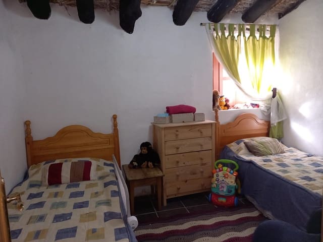 4 soveværelse Finca/Landehus til salg i Caniles - € 144.900 (Ref: 9841495)