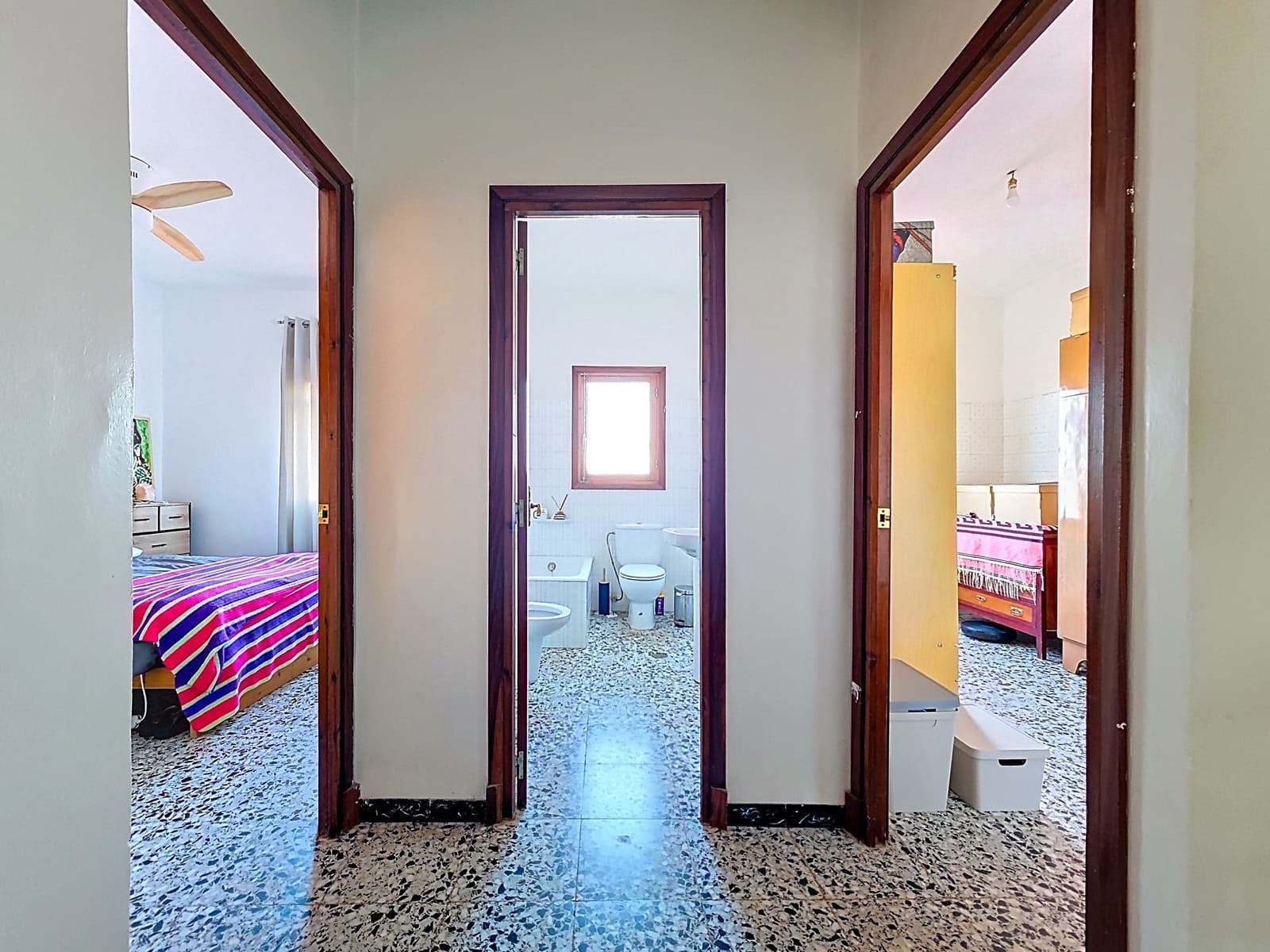 8 bedroom Townhouse for sale in Pinoso - € 179,950 (Ref: 9841497)