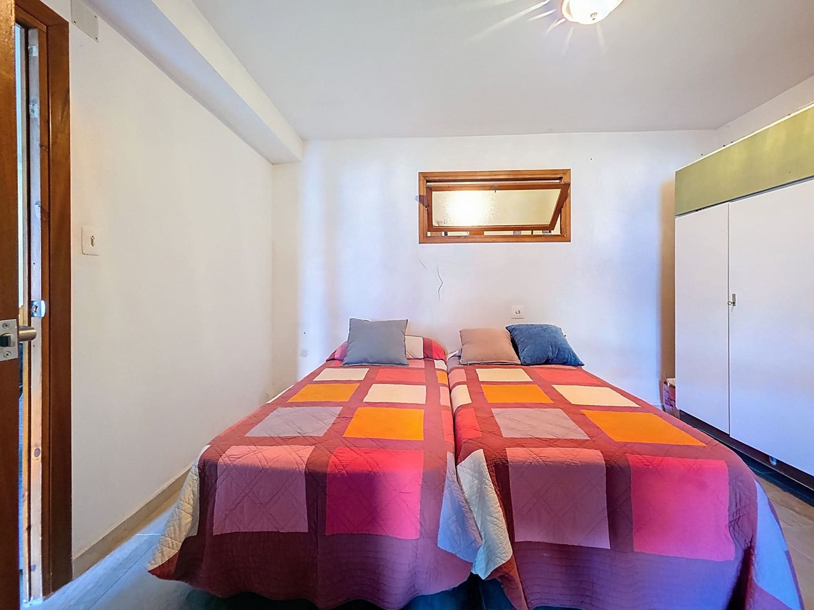 8 bedroom Townhouse for sale in Pinoso - € 179,950 (Ref: 9841497)