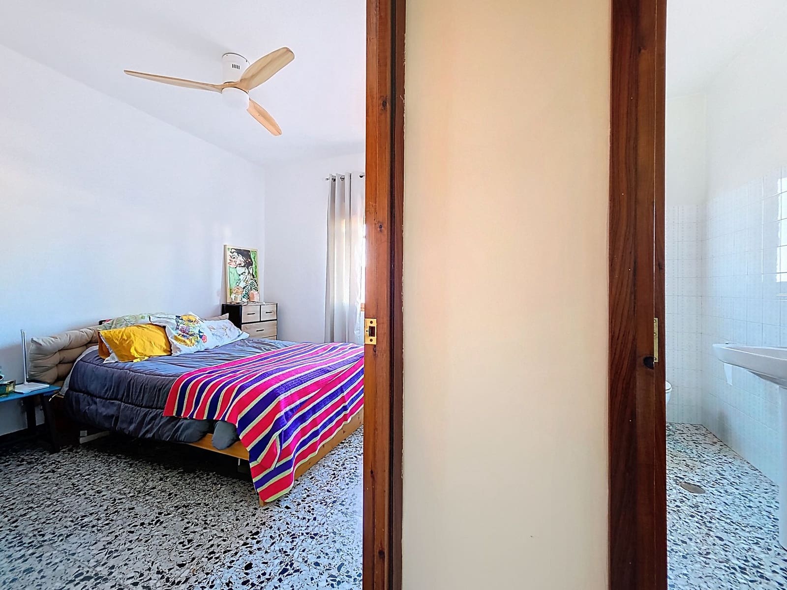 8 bedroom Townhouse for sale in Pinoso - € 179,950 (Ref: 9841497)