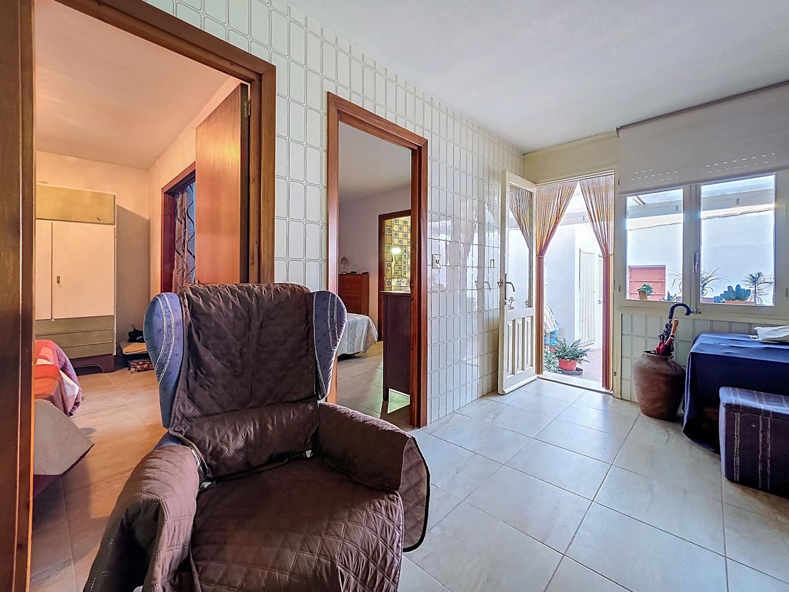 8 bedroom Townhouse for sale in Pinoso - € 179,950 (Ref: 9841497)