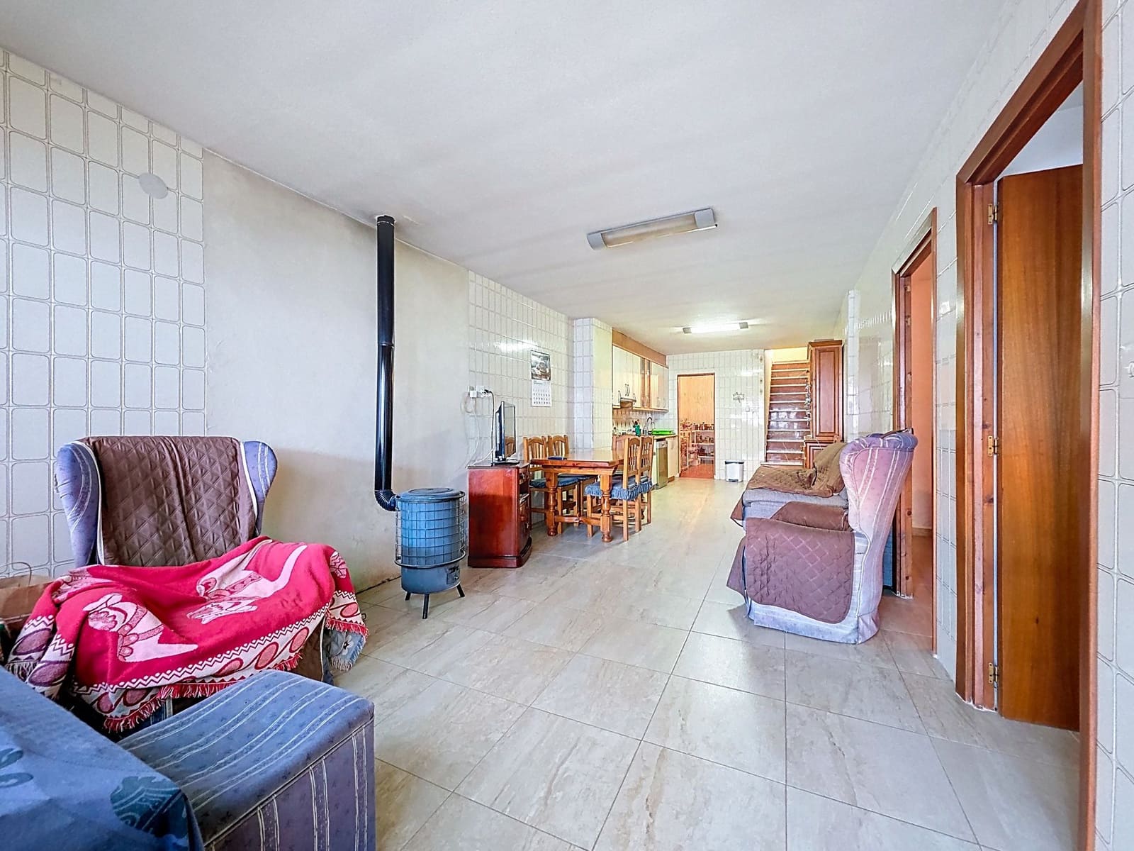 8 bedroom Townhouse for sale in Pinoso - € 179,950 (Ref: 9841497)