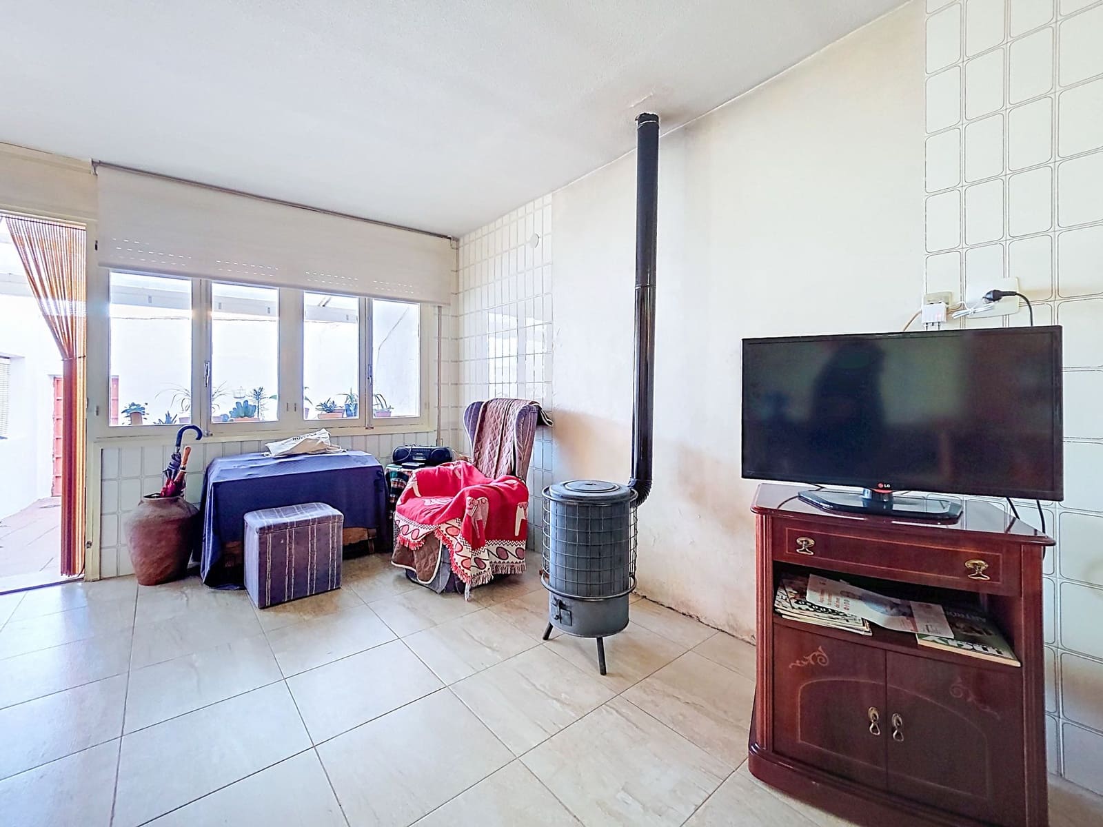 8 bedroom Townhouse for sale in Pinoso - € 179,950 (Ref: 9841497)