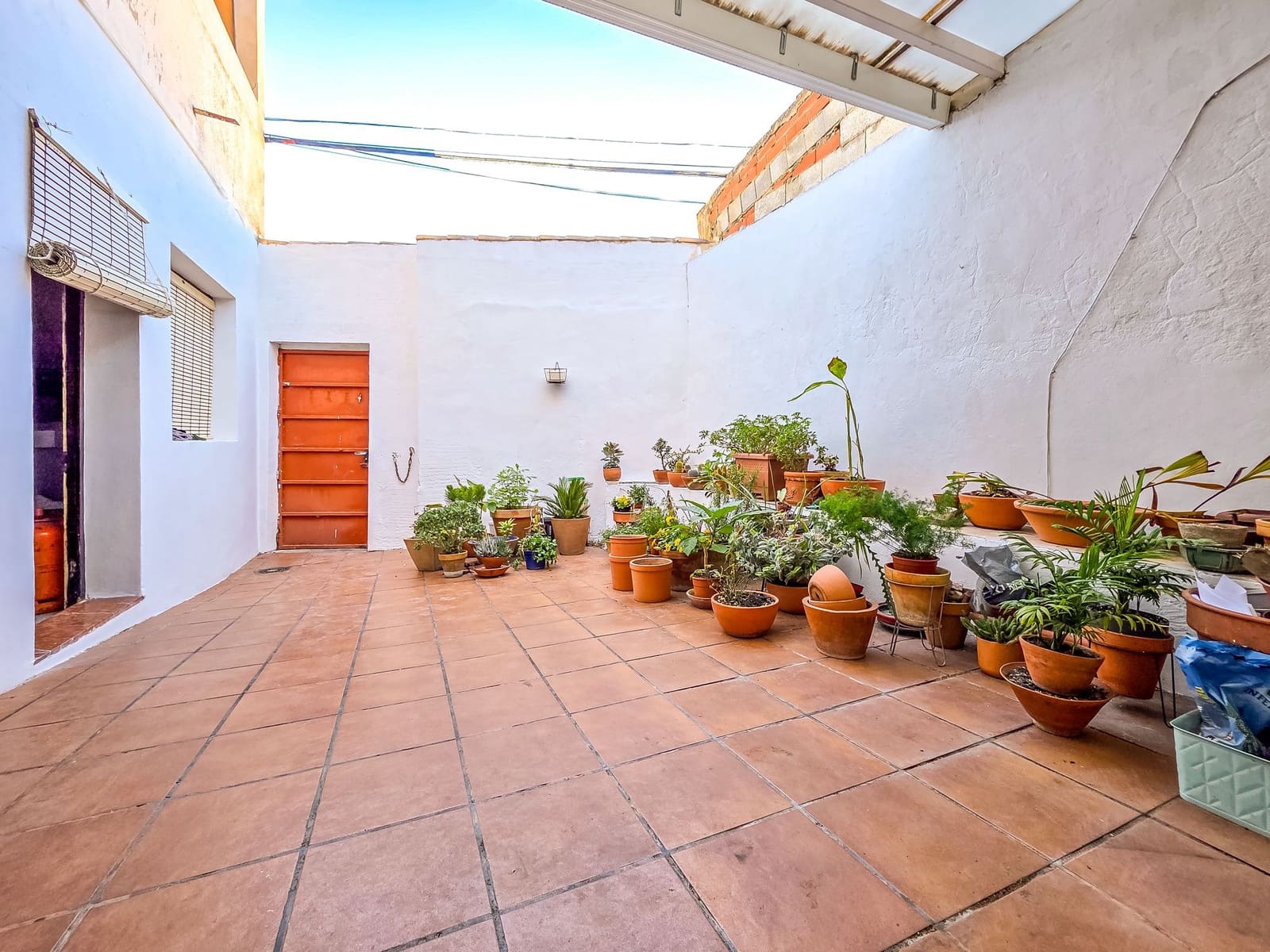 8 bedroom Townhouse for sale in Pinoso - € 179,950 (Ref: 9841497)