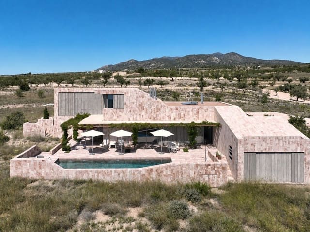 3 slaapkamer Villa te koop in Pinoso - € 699.950 (Ref: 9882489)