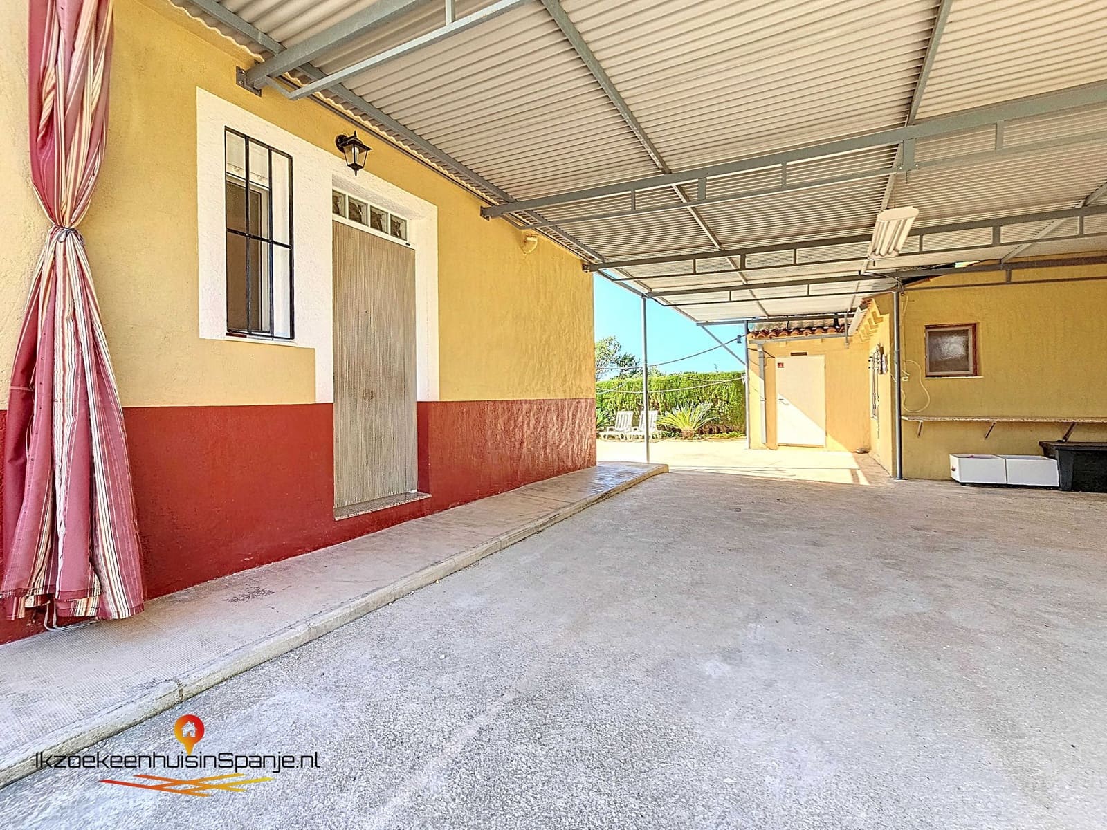 4 soverom Villa til salgs i Caudete med garasje - € 209 950 (Ref: 9882490)