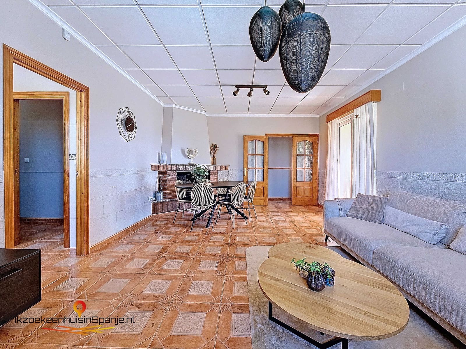 4 soverom Villa til salgs i Caudete med garasje - € 209 950 (Ref: 9882490)