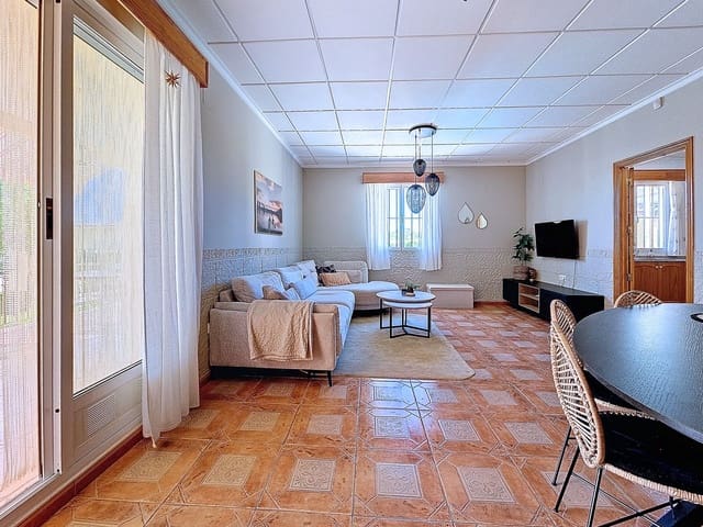 4 soverom Villa til salgs i Caudete med garasje - € 209 950 (Ref: 9882490)