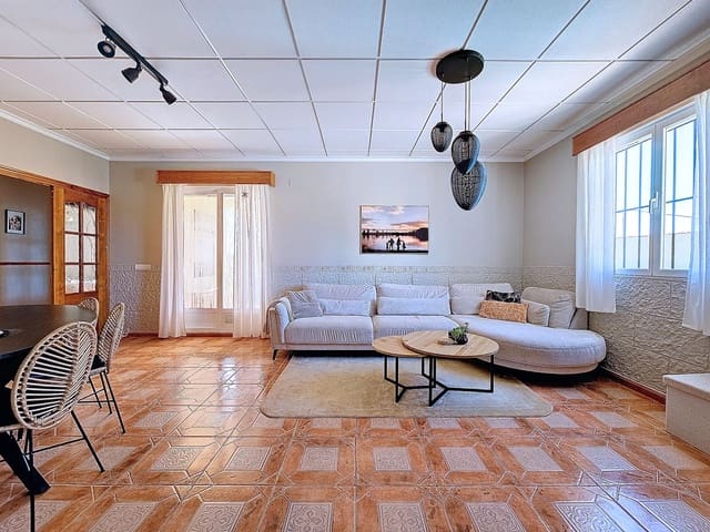 4 soverom Villa til salgs i Caudete med garasje - € 209 950 (Ref: 9882490)
