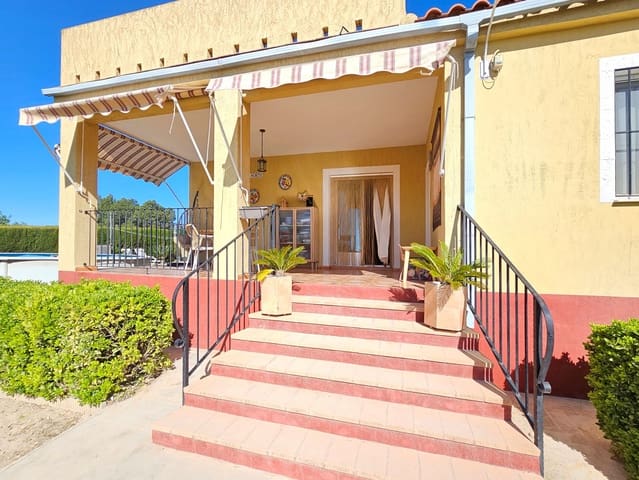 4 soverom Villa til salgs i Caudete med garasje - € 209 950 (Ref: 9882490)
