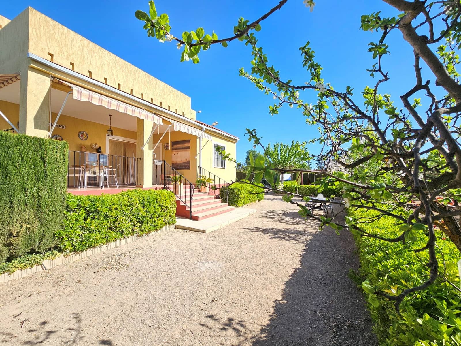 4 soverom Villa til salgs i Caudete med garasje - € 209 950 (Ref: 9882490)