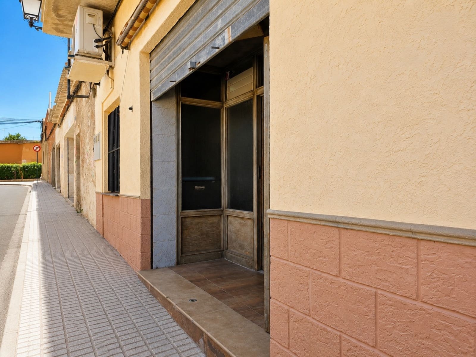 Restaurant/Bar for sale in Pinoso - € 74,500 (Ref: 9882494)