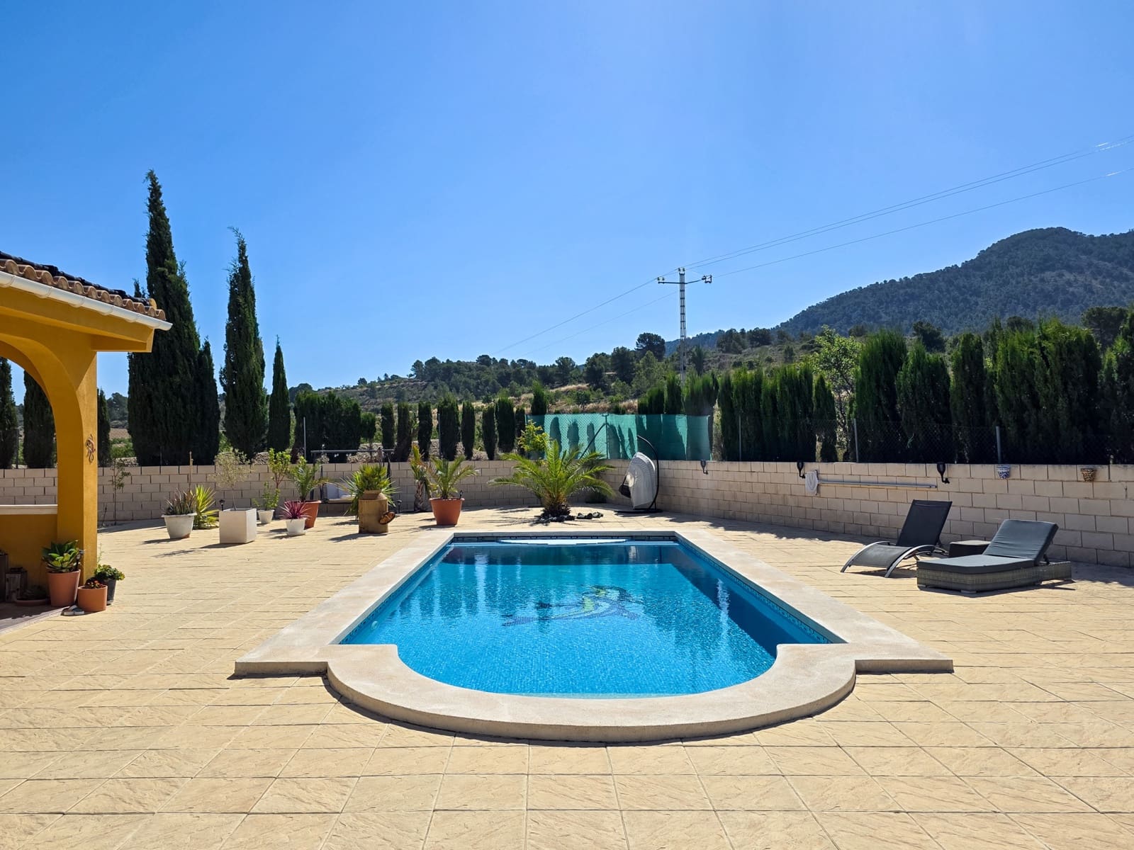 Chalet de 3 habitaciones en Abanilla en venta con piscina - 249.500 € (Ref: 9934856)