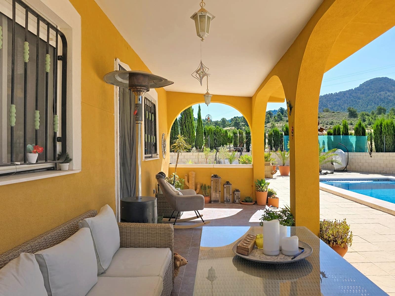 Chalet de 3 habitaciones en Abanilla en venta con piscina - 249.500 € (Ref: 9934856)