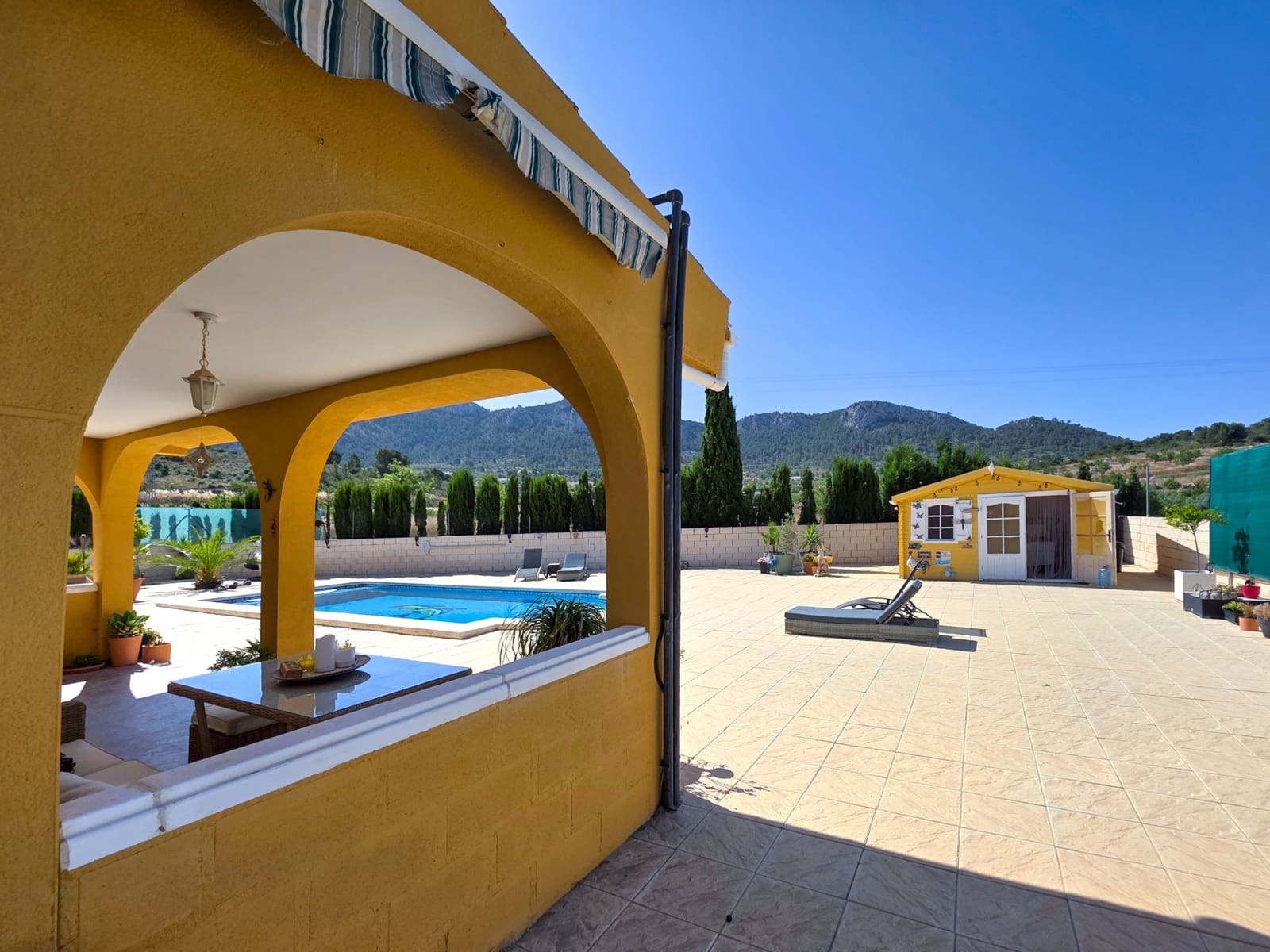 Chalet de 3 habitaciones en Abanilla en venta con piscina - 249.500 € (Ref: 9934856)