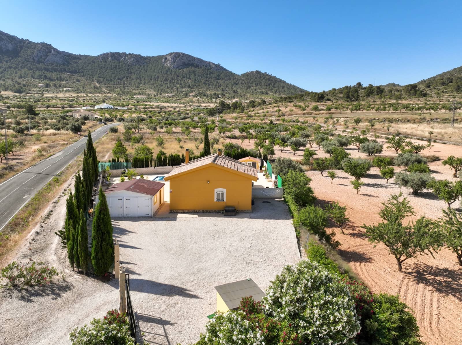 Chalet de 3 habitaciones en Abanilla en venta con piscina - 249.500 € (Ref: 9934856)