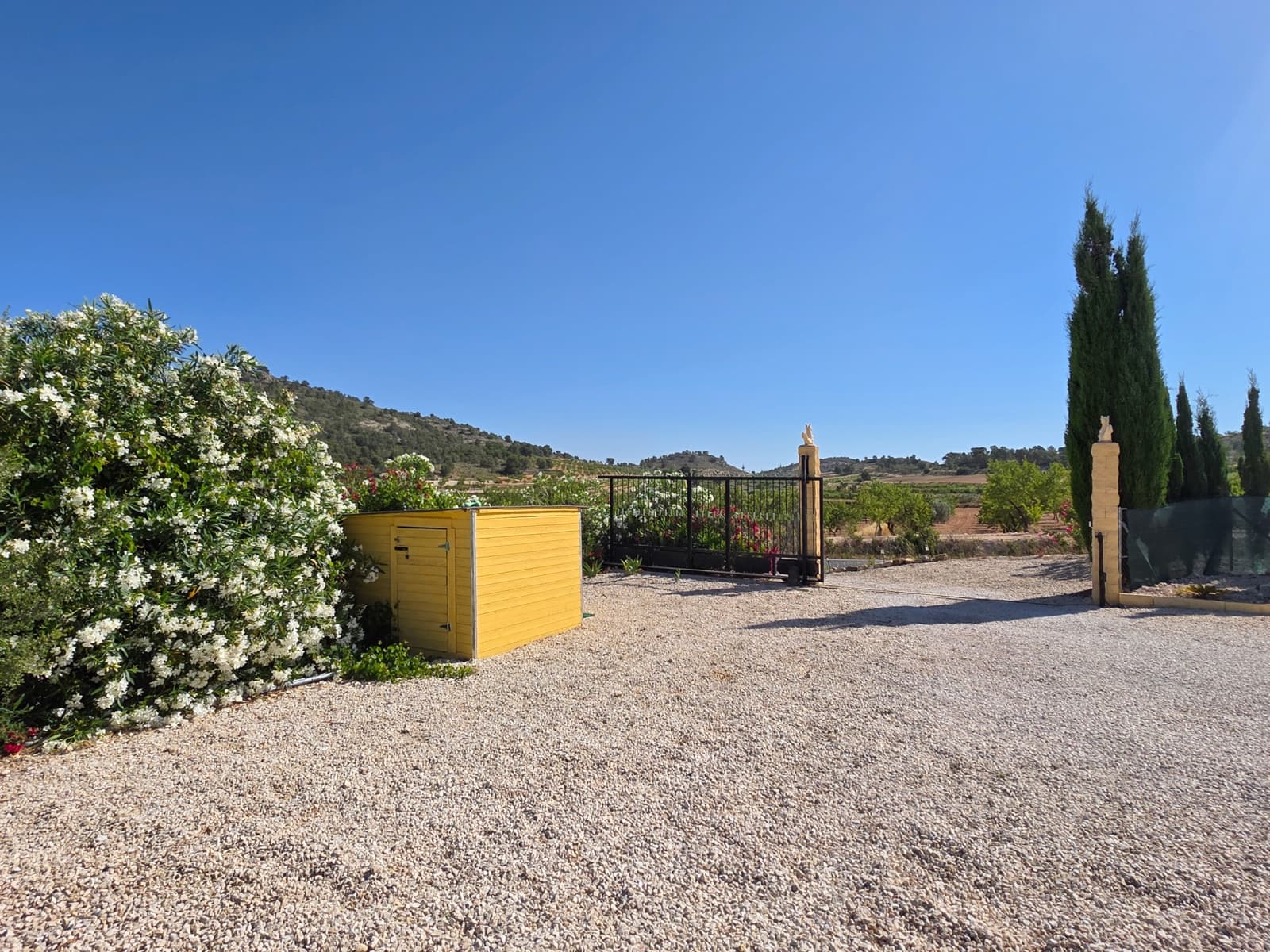 Chalet de 3 habitaciones en Abanilla en venta con piscina - 249.500 € (Ref: 9934856)