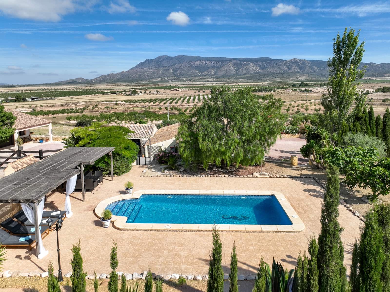 5 sovrum Finca/Hus på landet till salu i Pinoso med pool garage - 549 500 € (Ref: 9934857)
