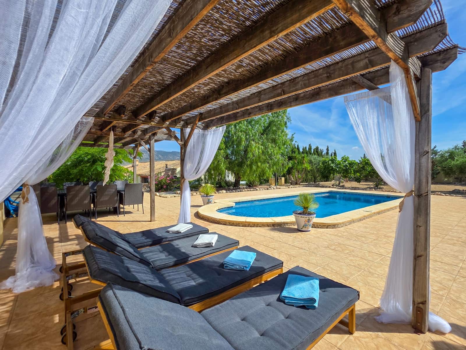 5 sovrum Finca/Hus på landet till salu i Pinoso med pool garage - 549 500 € (Ref: 9934857)