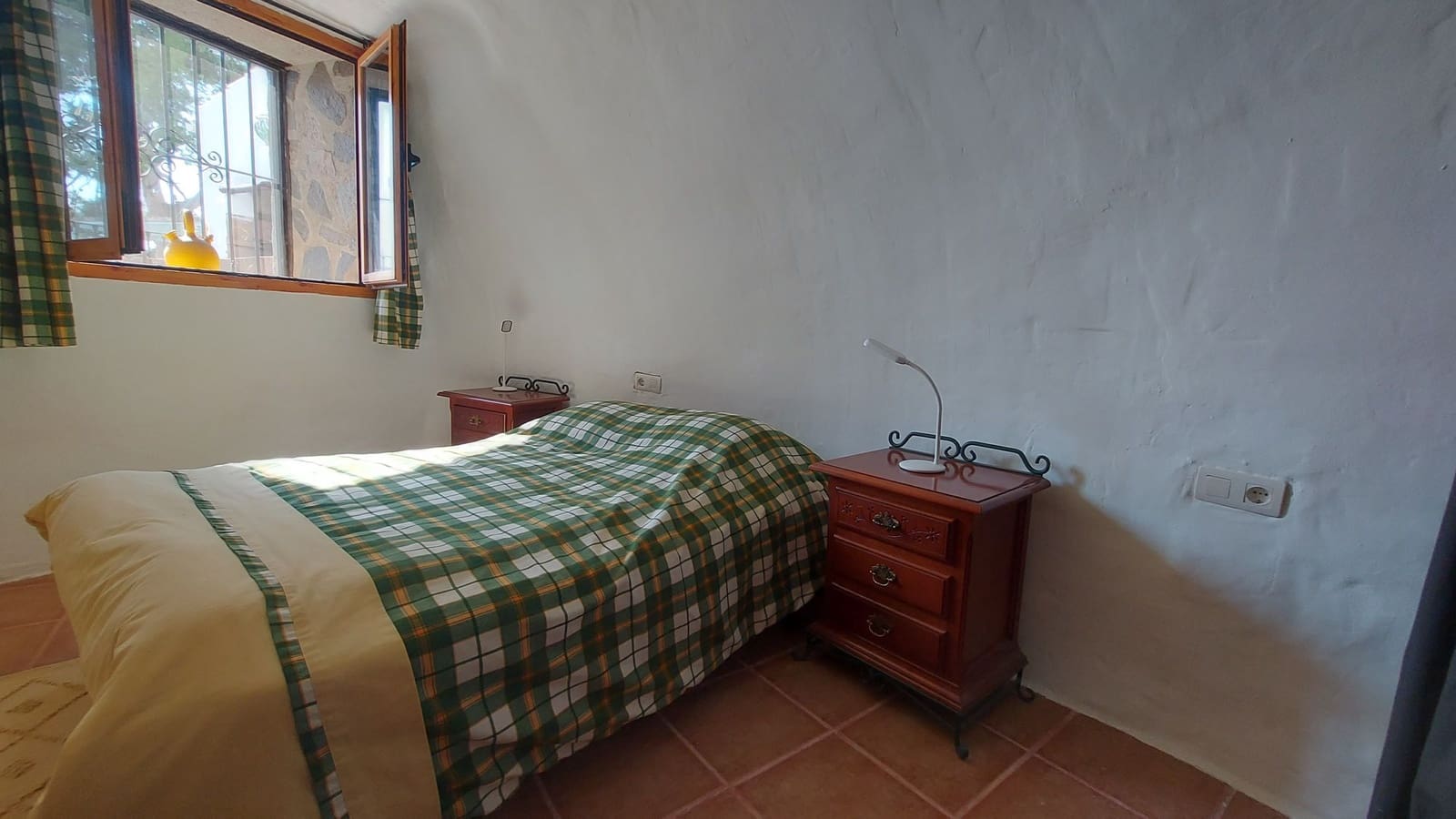 3 bedroom Cave House for sale in Los Olivos - € 97,500 (Ref: 9934858)