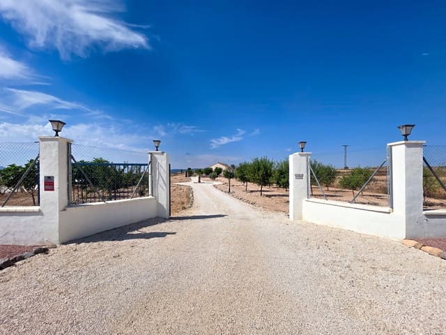 2 soverom Villa til salgs i Pinoso med svømmebasseng garasje - € 329 500 (Ref: 9948610)