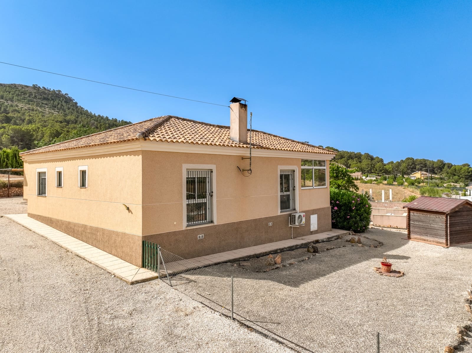 3 chambre Villa/Maison à vendre à Pinoso avec piscine garage - 329 500 € (Ref: 9981276)
