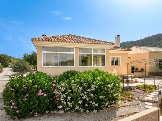 3 soverom Villa til salgs i Pinoso med svømmebasseng garasje - € 329 500 (Ref: 9981276)