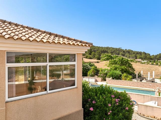 3 soverom Villa til salgs i Pinoso med svømmebasseng garasje - € 329 500 (Ref: 9981276)