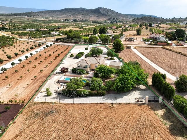 3 soverom Villa til salgs i Pinoso med svømmebasseng garasje - € 329 500 (Ref: 9981276)