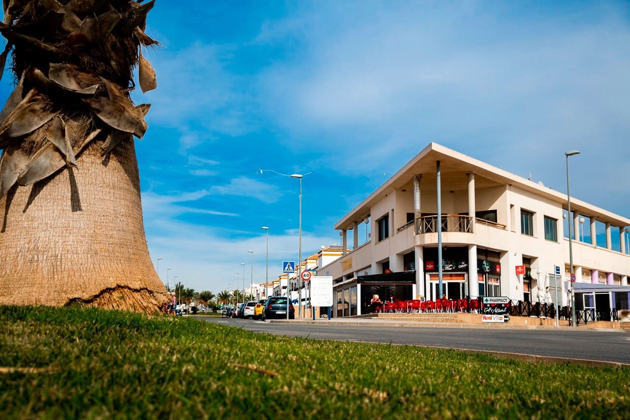 3 slaapkamer Villa te koop in San Miguel de Salinas met zwembad garage - € 570.000 (Ref: 10088455)