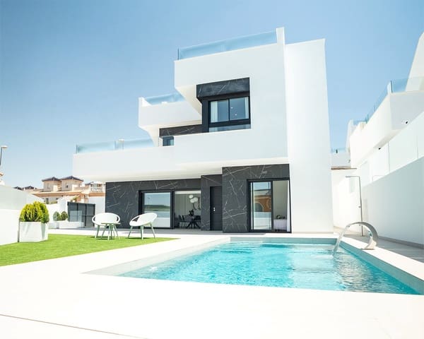 3 slaapkamer Villa te koop in San Miguel de Salinas met zwembad garage - € 570.000 (Ref: 10088455)
