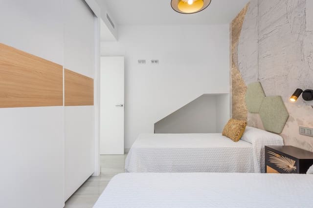 3 sypialnia Willa na sprzedaż w Los Montesinos z basenem garażem - 465 000 € (Ref: 6866885)