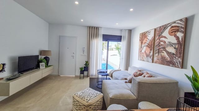 3 makuuhuone Huvila myytävänä paikassa San Pedro del Pinatar ciudad, San Pedro del Pinatar mukana uima-altaan 
autotalli - 369 000 € (Ref: 7312381)