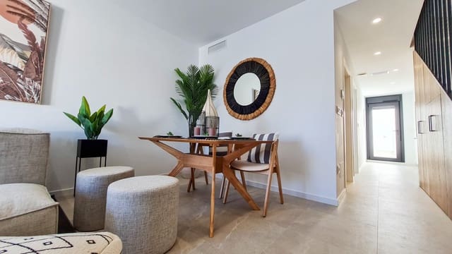 3 makuuhuone Huvila myytävänä paikassa San Pedro del Pinatar ciudad, San Pedro del Pinatar mukana uima-altaan 
autotalli - 369 000 € (Ref: 7312381)