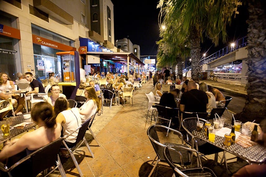 Apartamento de 2 habitaciones en Cabo Roig en venta con piscina garaje - 440.000 € (Ref: 7312393)