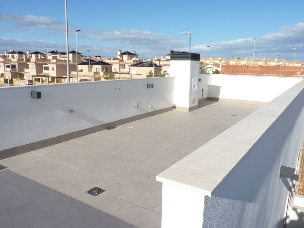 3 bedroom Villa for sale in Pilar de la Horadada with pool garage - € 379,900 (Ref: 7312410)