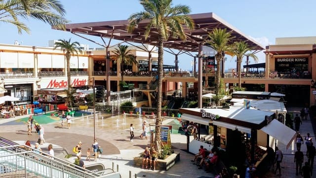 2 soveværelse Lejlighed til salg i Playa de los Locos, Torrevieja med swimmingpool - € 433.000 (Ref: 7551124)