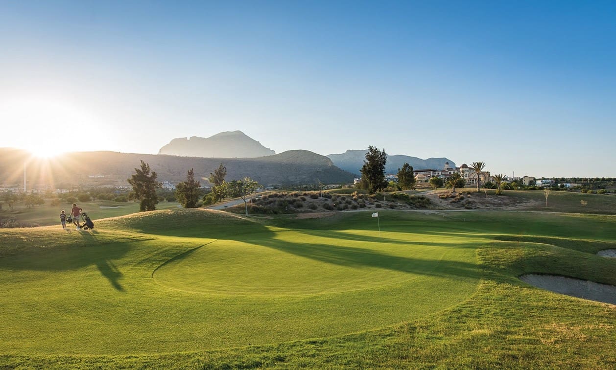 2 bedroom Apartment for sale in Benidorm with pool garage - € 299,900 (Ref: 7665830)