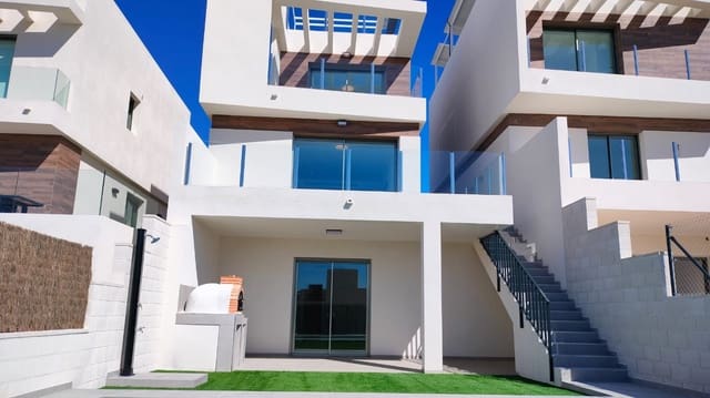 3 chambre Villa/Maison à vendre à Villamartin, Orihuela avec piscine garage - 669 000 € (Ref: 7689557)