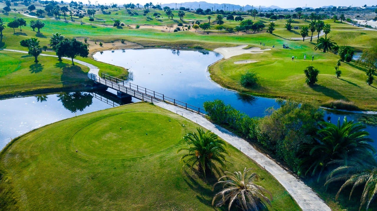 Chalet de 3 habitaciones en Los Montesinos en venta con piscina garaje - 535.000 € (Ref: 7695129)