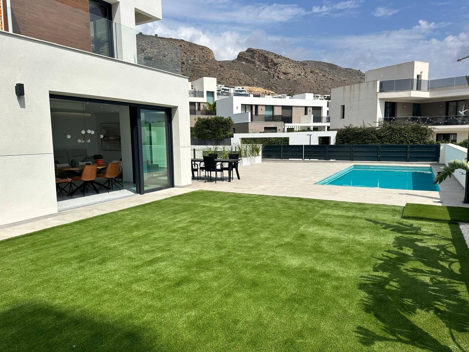 4 slaapkamer Villa te koop in Benidorm met zwembad garage - € 835.000 (Ref: 8118205)