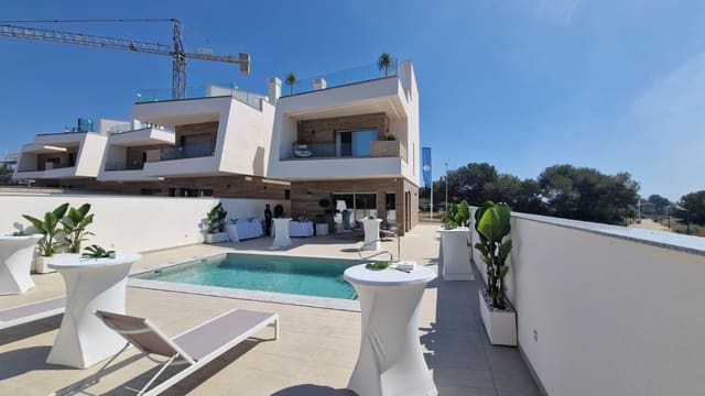 3 bedroom Villa for sale in Pinar de Campoverde, Pilar de la Horadada with pool garage - € 474,900 (Ref: 8384138)