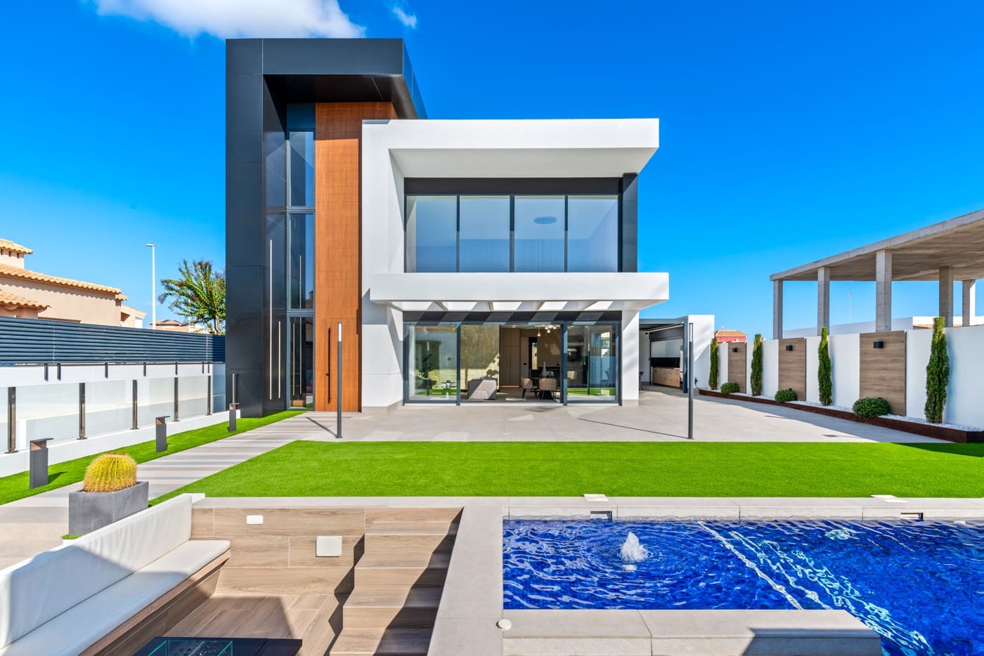 3 soverom Villa til salgs i La Zenia med svømmebasseng garasje - € 1 555 000 (Ref: 8410334)