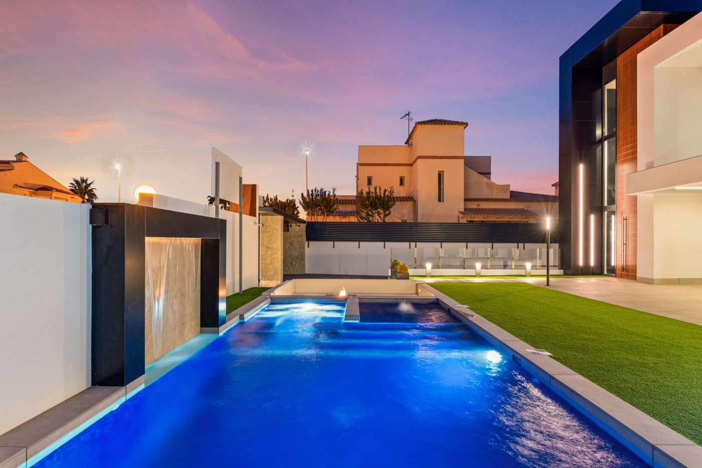 3 soverom Villa til salgs i La Zenia med svømmebasseng garasje - € 1 555 000 (Ref: 8410334)