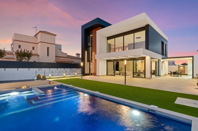 3 soverom Villa til salgs i La Zenia, Orihuela med svømmebasseng garasje - € 1 555 000 (Ref: 8410334)