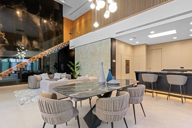 3 soverom Villa til salgs i La Zenia, Orihuela med svømmebasseng garasje - € 1 555 000 (Ref: 8410334)