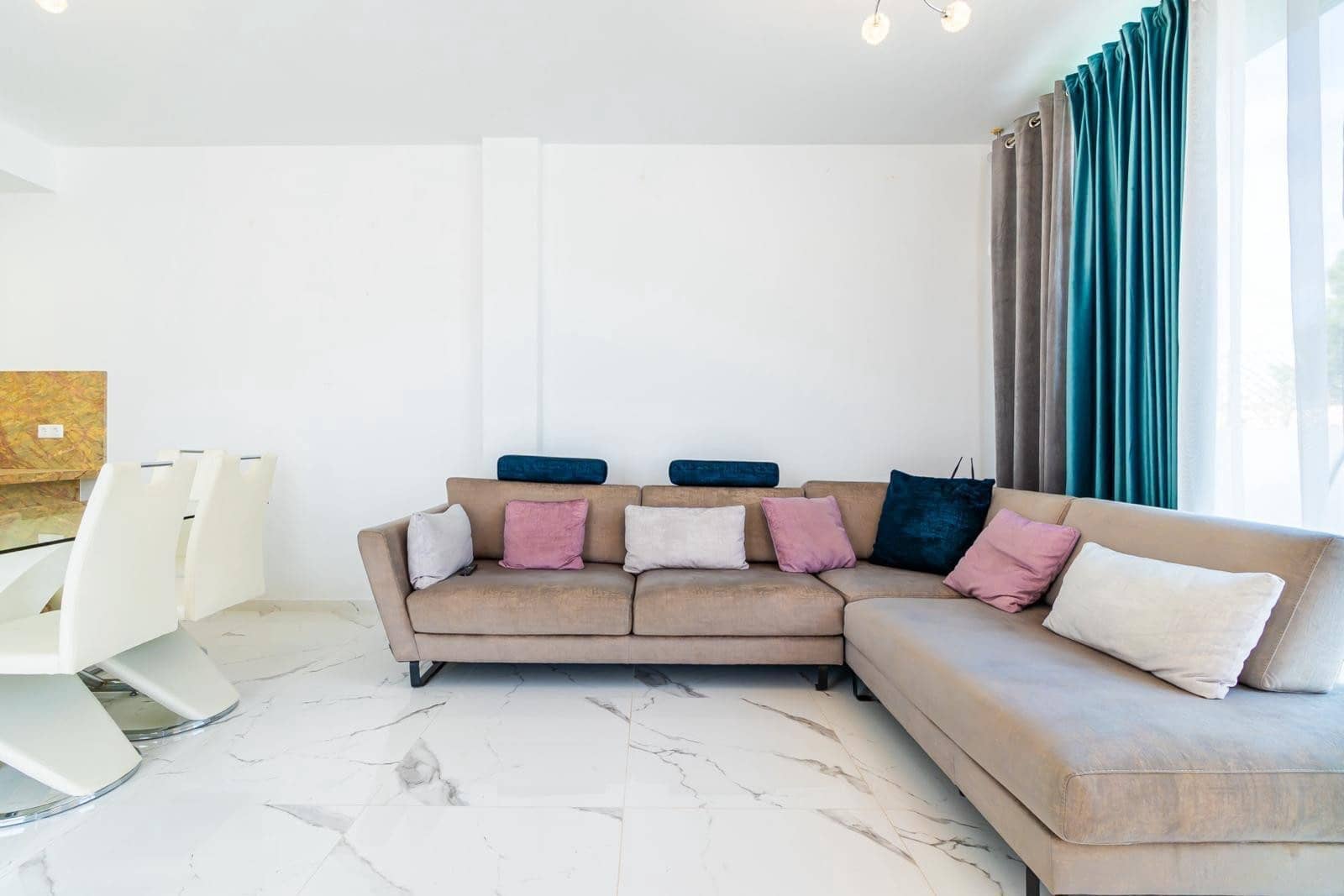 3 bedroom Villa for sale in Villamartin with pool garage - € 575,000 (Ref: 8427897)