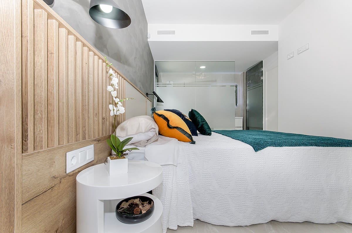 2 bedroom Apartment for sale in Villamartin with pool - € 430,000 (Ref: 8698482)