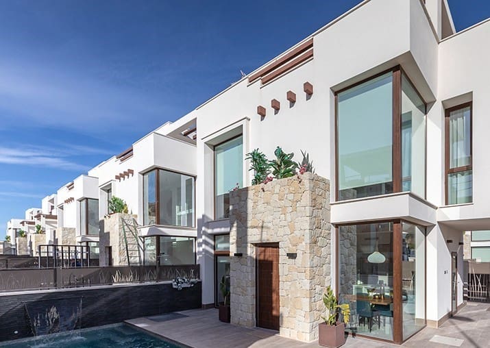 3 soveværelse Villa til salg i Dona Pepa med swimmingpool garage - € 650.000 (Ref: 8719427)