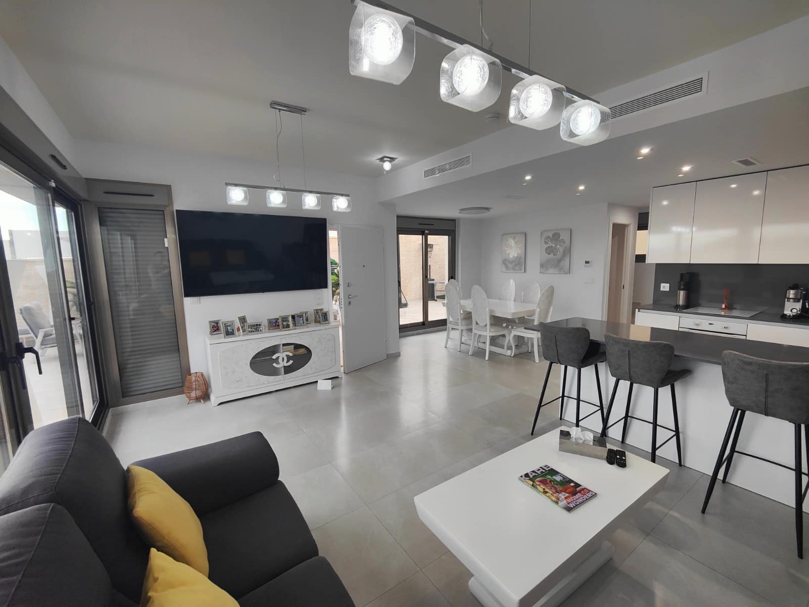 4 chambre Villa/Maison à vendre à Villamartin avec piscine - 625 000 € (Ref: 8771102)